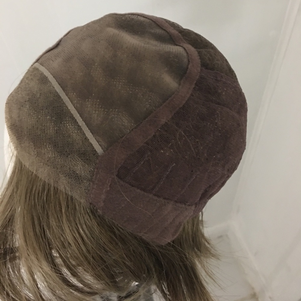 Get if before it’s gone! Full lace cap wig blondish brown